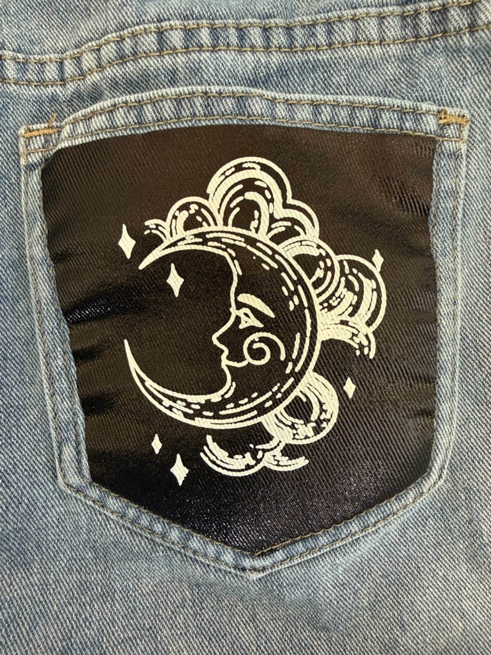 SHEIN Celestial Sun Moon Patch Denim Shorts Size Large Distressed Cutoff Shorts - Picture 8 of 8